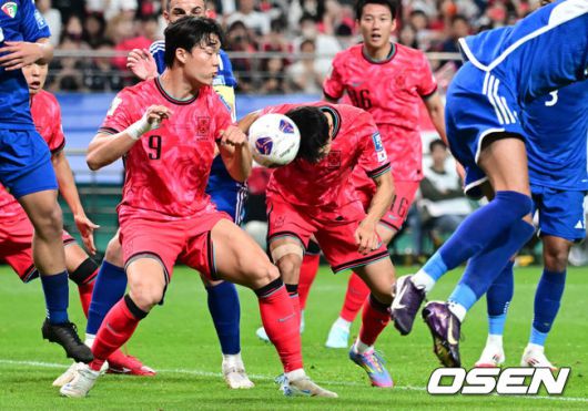 [OSEN=상암, 조은정 기자]10일 서울 마포구 서울월드컵경기장에서 2026 국제축구연맹(FIFA) 북중미 월드컵 아시아 3차 예선 B조 10차전 대한민국 남자 축구 대표팀과 쿠웨이트의 경기가 열렸다.한국은 지난 6일 이라크 원정에서 2-0 완승과 함께 5승 4무(승점 19)로 조 2위 이상을 확정, 11회 연속 월드컵 본선 진출을 조기 확정지었다.한국 전진우가 선제골을 성공하고 있다. 2025.06.10 /cej@osen.co.kr