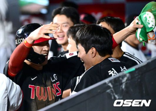 '트레이드 이적생' 천성호 뜨겁게 안아주는 박해민