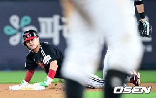 번개같이 2루도 훔쳤다.