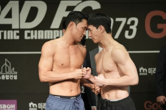 드디어‘개그맨’윤형빈(46, FREE)과‘200만 먹방 유튜버’밴쯔(35,파이터100)가 격투기로 대결하는 날이 밝았다. / 로드FC