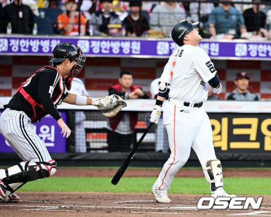 [OSEN=대전, 지형준 기자] 1회말 무사에서 한화 안치홍이 삼진에 아쉬워하고 있다. 2025.04.29 /jpnews@osen.co.kr
