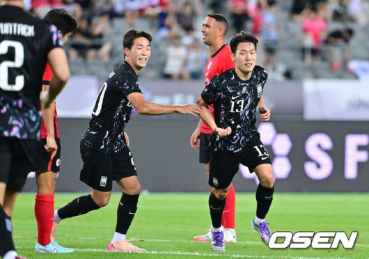 [OSEN=용인, 박준형 기자] 11일 오후 용인 미르스타디움에서 2025 동아시아축구연맹(EAFF) E-1 챔피언십(동아시안컵) 한국과 홍콩의 경기가 진행됐다.지난 7일 중국과의 1차전에서 3-0 완승을 거둔 한국은 2연승을 통해 통산 6번째 우승 가능성을 키우겠다는 목표를 세웠다.전반 강상윤이 선제골을 넣고 환호하고 있다. 2025.07.11 / soul1014@osen.co.kr