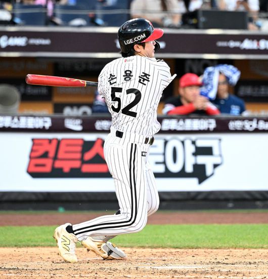 [OSEN=대전, 이대선 기자] 11일 오후 대전 한화생명볼파크에서 'KBO 올스타 프라이데이' 퓨처스 올스타전이 열렸다.KBO 올스타전의 전야제인 퓨처스 올스타전 경기는 남부리그(상무, KT, 삼성, NC, 롯데, KIA)와 북부리그(한화, SSG, LG, 두산, 고양) 대표로 나선 총 48명의 선수가 치열한 승부를 펼친다.4회말 1사 1루에서 북부올스타 손용준이 안타를 치고 있다. 2025.07.11 /sunday@osen.co.kr