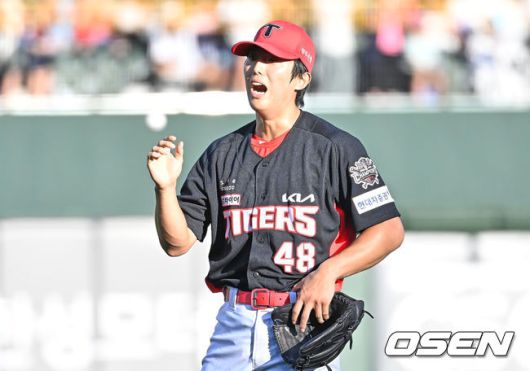 [OSEN=부산, 이석우 기자] 26일 부산 사직야구장에서 2025 신한 SOL 뱅크 KBO 리그 롯데 자이언츠와 KIA 타이거즈의 경기가 열렸다. 홈팀 롯데는 이민석이, 방문팀 KIA는 이의리가 선발 출전했다.KIA 타이거즈 선발 투수 이의리가 1회말 2실점 후 아쉬워하고 있다. 2025.07.26 / foto0307@osen.co.kr