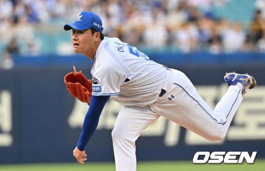 [OSEN=대구, 이석우 기자] 4일 대구삼성라이온즈파크에서 2025 신한 SOL 뱅크 KBO 리그 삼성 라이온즈와 LG 트윈스의 경기가 열렸다. 홈팀 삼성은 이승현이, 방문팀 LG는 송승기가 선발 출전했다. 삼성 라이온즈 선발 투수 이승현이 역투하고 있다. 2025.07.04 / foto0307@osen.co.kr