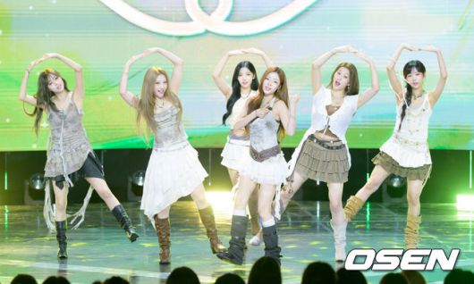 [OSEN=이대선 기자] 29일 오후 서울 마포구 상암동 SBS프리즘타워에서 SBS funE 'THE SHOW(더쇼)' 생방송이 진행됐다.이날 CrazAngel, 박제업, cosmosy, 어센트, ONE PACT, SEVENTOEIGHT, ifeye, ONE OR EIGHT,  ARrC, NOWZ, 퍼플키스, JAY(김진환), WayV 등이 무대에 올라 멋진 퍼포먼스를 선보였다.그룹 퍼플키스가 무대를 펼치고 있다. 2025.07.29 / sunday@osen.co.kr