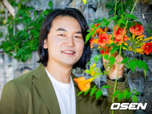 [OSEN=민경훈 기자] 배우 이석이 5일 서울 마포구 합정동에서 OSEN과 인터뷰를 진행했다.배우 이석은 넷플릭스 시리즈 '오징어게임', '트리거' 에서 인상 깊은 연기를 펼쳤다. 배우 이석이 인터뷰에 앞서 포즈를 취하고 있다. 2025.08.05 /rumi@osen.co.kr