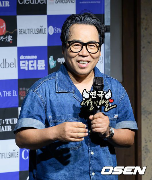 [OSEN=이대선 기자] 13일 오후 서울 종로구 대학로 대학로 아트하우스에서 연극 '서울의 별' 프레스콜 및 기자간담회가 열렸다. 배우 정은표가 질문에 답하고 있다.