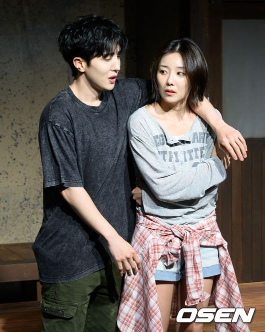 [OSEN=이대선 기자] 13일 오후 서울 종로구 대학로 대학로 아트하우스에서 연극 '서울의 별' 프레스콜 및 기자간담회가 열렸다. 유희재와 안예인이 프레스콜에 참석하고 있다.