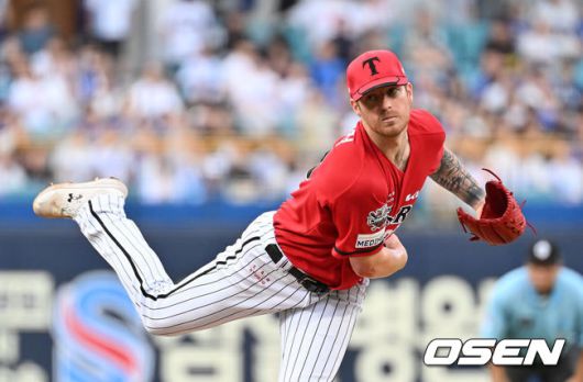 [OSEN=대구, 이석우 기자] 13일 대구삼성라이온즈파크에서 2025 신한 SOL 뱅크 KBO 리그 삼성 라이온즈와 KIA 타이거즈의 경기가 열렸다. 홈팀 삼성은 후라도가, 방문팀 KIA는 올러가 선발 출전했다. KIA 타이거즈 선발 투수 올러가 역투하고 있다. 2025.08.13 / foto0307@osen.co.kr