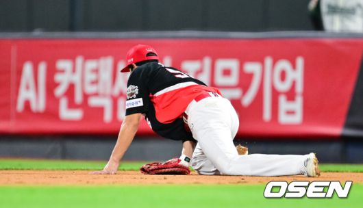 타구를 처리하는 1루수 오선우./OSEN DB