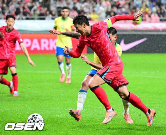 [OSEN=서울월드컵경기장, 지형준 기자] 홍명보 감독이 이끄는 대한민국 대표팀은 10일 오후 서울월드컵경기장에서 '세계 최강' 브라질과 A매치 평가전을 가졌다.한국이 브라질을 상대로 마지막으로 웃은 건 1999년 3월 28일이었다. 당시 잠실에서 열린 친선경기에서 김도훈의 결승골로 1-0 승리를 거뒀다. 다만, 그 승리가 마지막이었다. 한국은 브라질을 상대로 1승 1무 8패에 그쳤다. 브라질과의 이번 경기는 단순한 친선전이 아닌, 2026 북중미 월드컵을 향한 본격적인 시험대다.후반 한국 손흥민이 드리블 돌파를 하고 있다. 2025.10.10 /jpnews@osen.co.kr