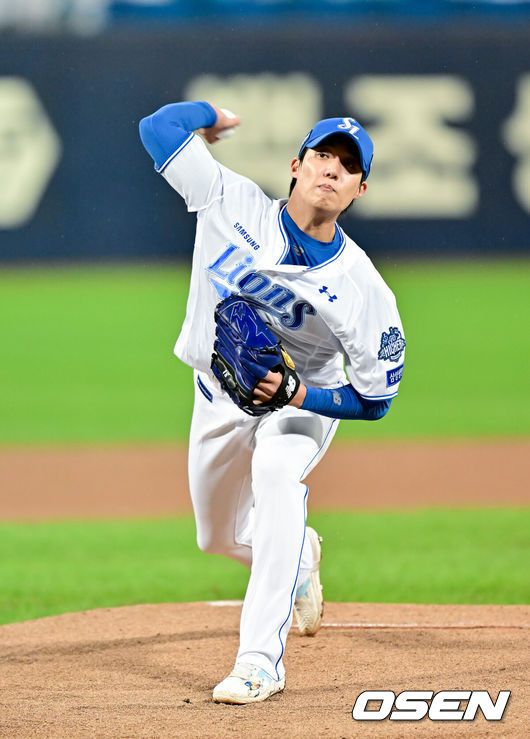 [OSEN=대구, 박준형 기자] 13일 대구 삼성라이온즈파크에서 ‘2025 신한 SOL뱅크 KBO리그’ 준플레이오프(5전 3선승제) 3차전 삼성 라이온즈와 SSG 랜더스의 경기가 열렸다삼성은 원태인, 방문팀 SSG은 드류 앤더슨을 선발로 내세웠다.1회초 삼성 선발투수 원태인이 역투하고 있다.    2025.10.13 / soul1014@osen.co.kr