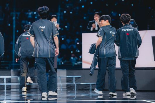 라이엇 게임즈 플리커.