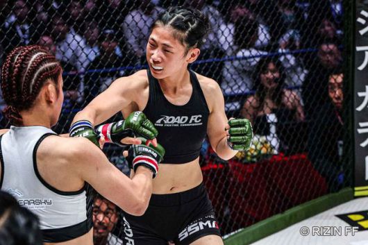 첫 해외 원정경기임에도 엄청난 투지로 로드FC이보미(26,로드FC SSMA상승도장)가 성장 가능성을 보여줬다. / 라이진FF