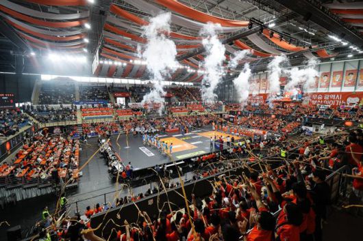 OK저축은행은 부산으로 연고지 이전 후 흥행 중이다. / OK금융그룹