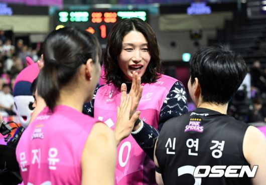 선배이자 스승 김연경 앞에서 만점활약 펼친 이나연