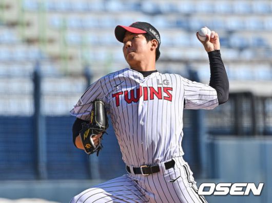 [OSEN=창원, 이석우 기자] 29일 창원 마산야구장에서 2025 울산-KBO Fall League 독립 선발팀과 LG 트윈스의 결승 경기가 열렸다. LG 트윈스 조건희가 역투하고 있다. 2025.10.29 / foto0307@osen.co.kr