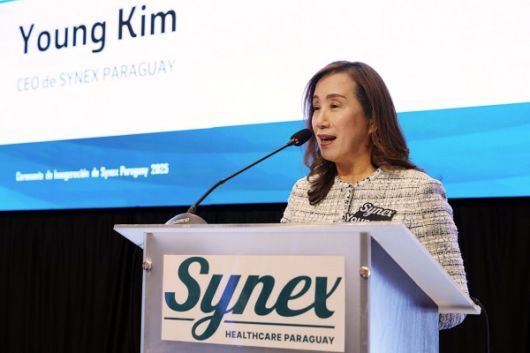 김영 대표가 사이넥스 파라과이 개소 기념식에서 환영사를 하고 있다.