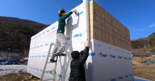 집짓기 관련 유튜브 채널 <두잇유어셀프>. 유튜브 화면 갈무리