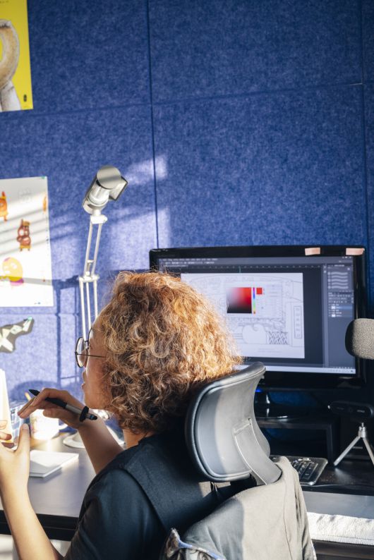 “‘이기거나 진다고 원래 생김새가 바뀌는 건 아닌데, 승패 이후에 행복하려면 어떻게 해야 하지?’라는 질문이 오랫동안 제 안에 있었어요. 토끼와 거북이 우화를 통해 오래된 질문을 새롭게 꺼내볼 수 있었지요.” 해란 작가