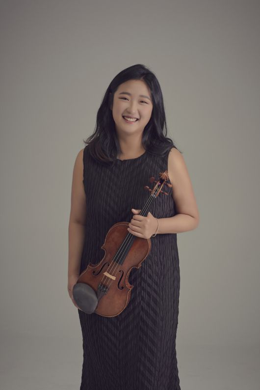 지난해 3집 음반 <세기의 여정>이 영국 <그라모폰> ‘올해의 음반’으로 선정된 바이올리니스트 박수예. 그는 올해 연주회, 국제 콩쿠르 참가, 음반 녹음 등으로 바쁜 일정을 소화해야 한다. ⓒJino Park/MOC