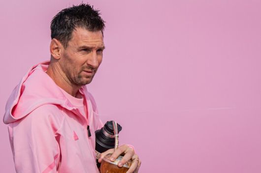 인터 마이애미의 리오넬 메시가 2일(현지시각) 홍콩국제공항을 통해 홍콩에 입국하고 있다. 홍콩/EPA 연합뉴스