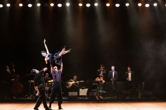 안무가 안성수(62)의 ‘스윙’ 공연 장면. 국립정동극장에서 선보일 이번 공연엔 일부 음악을 추가해 ‘스윙 어게인’으로 다시 만들었다. 국립정동극장 제공