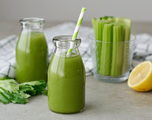 셀러리 사과 케일 주스