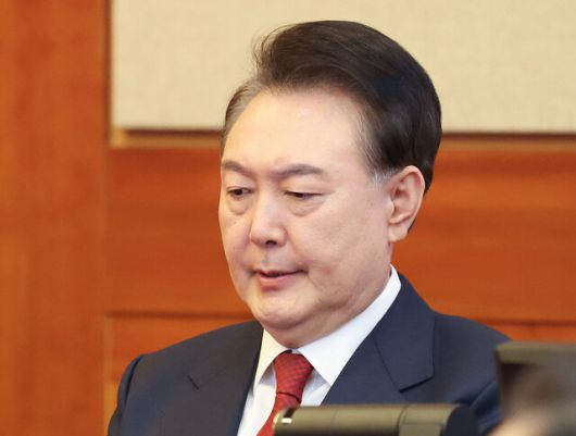 윤석열 대통령이 13일 서울 종로구 헌법재판소 대심판정에서 열린 윤석열 대통령 탄핵심판 8차 변론에 출석해 있다. 공동취재사진