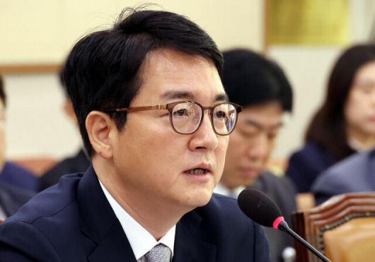 심우정 검찰총장이 지난해 10월 국회에서 열린 법제사법위원회의 대검찰청 대상 국정감사에 출석해 의원들의 질의에 답하고 있다. 김경호 선임기자 jijae@hani.co.kr