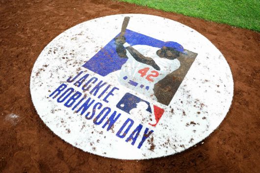 재키 로빈슨 데이 기념 패치. 필라델피아/AFP 연합뉴스