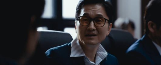 ‘협상의 기술’ 12회. 주가 조작에 가담한 사실이 밝혀져 해고된 하 전무가 사모엘펀드 이사가 되어 채권자 자격으로 산인그룹 회의에 나타난 장면. 제이티비시(JTBC) 제공