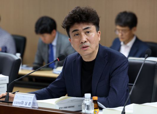 22일 오후 열린 진실화해위 제106차 전체위원회에서 이상훈 위원이 발언하고 있다. 김태형 기자 xogud555@hani.co.kr