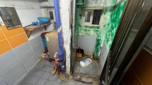 서울 용산구 동자동 쪽방촌에서 10여명의 주민이 함께 사용하는 공용 화장실. 최현수 기자