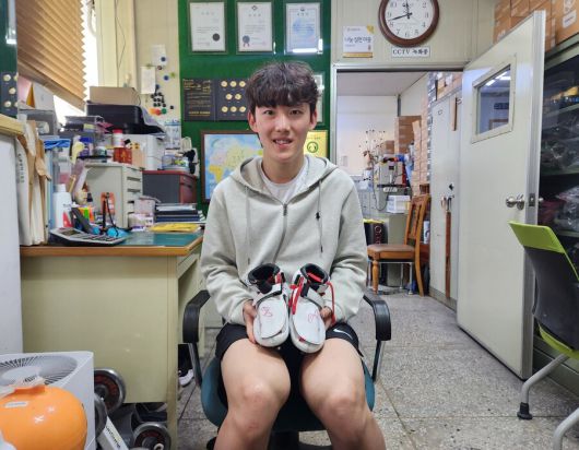 쇼트트랙 국가대표 임종언이 지난달 30일 서울 노원구 삼덕스포츠에서 한겨레와 인터뷰를 하고 있다. 장필수 기자 feel@hani.co.kr