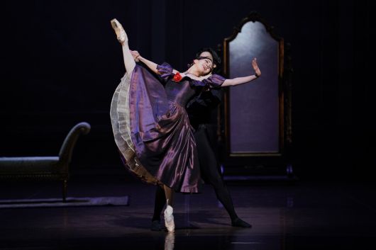 전설적인 안무가 존 노이마이어가 1978년 만든 드라마 발레 ‘카멜리아 레이디’ 공연 장면. 노이마이어가 서울을 찾아 국립발레단을 지도했다. 국립발레단 제공