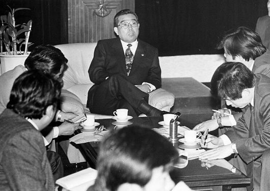 1992년 3월23일 최세창 국방부 장관이 기자회견을 열고 이지문 중위의 군부대 부정선거 폭로 내용은 군 지휘계통과 무관하다고 밝히고 있다. 최 장관은 5·18 민주화운동 때 광주를 유혈진압한 3공수여단장을 역임했다. 한겨레 자료사진