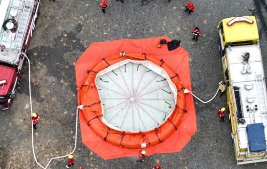 산림청이 보유한 이동식 저수조. 중형 20만 리터, 대형 4만 리터다. 산림청 제공