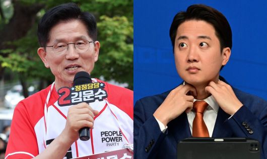 26일 경기 용인시 용인 포은아트갤러리 광장에서 열린 집중유세에서 지지를 호소하고 있는 김문수 국민의힘 대통령 후보(왼쪽)와 같은 날 서울 양천구 한국방송회관에서 열린 한국방송기자클럽 초청 토론회에 참석한 이준석 개혁신당 대통령 후보(오른쪽). 공동취재사진