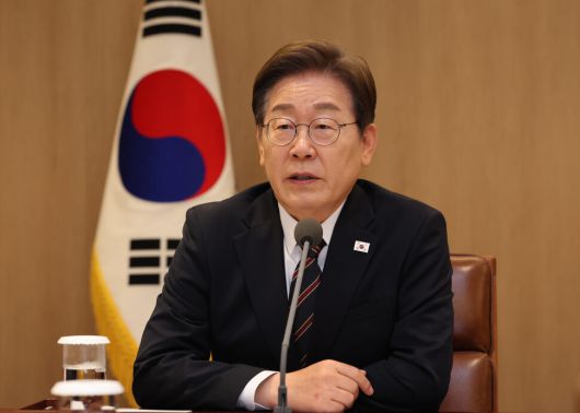 이재명 대통령이 9일 오전 서울 용산 대통령실에서 열린 2차 비상경제점검태스크포스(TF) 회의에 모두발언을 하고 있다. 김태형 기자 xogud555@hani.co.kr