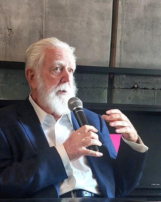 빛 예술 분야의 세계적 거장인 미국 작가 제임스 터렐. 그는 서울 개인전 ‘귀환’(The Return)의 개막을 앞둔 11일 오전 페이스갤러리 서울에서 취재진과 만나 디지털 문명 시대 빛의 이미지와 자신의 최근 빛 작업 등에 대해 이야기했다. 노형석 기자