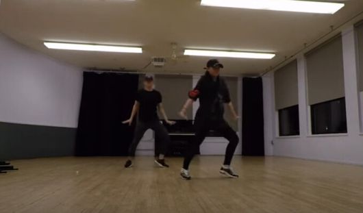 애니는 “사람들은 제가 이 길에 진심이 아닐 것이라 생각을 많이 하고, 의심도 많이 할 것”이라며 제가 얼마나 이 꿈에 간절한지, 그 진실성을 증명하기 위해 더 많은 것을 보여줘야겠다고 생각한다”고 밝혔다. 영상 갈무리