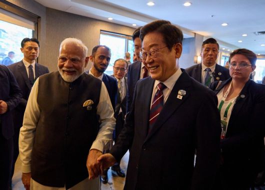 주요 7개국(G7) 정상회의 참석을 위해 캐나다 캐내내스키스를 방문 중인 이재명 대통령이 17일(현지시각) 캐나다 앨버타주 캐내내스키스 정상회담장에서 모디 인도 총리와 한-인도 정상회담을 하고 있다. 공동취재사진