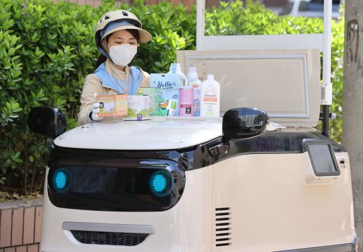 2018년 HTA 대상으로 선정된 한국야쿠르트(hy)의 이동식 냉장카트 코코. 사진 연합뉴스