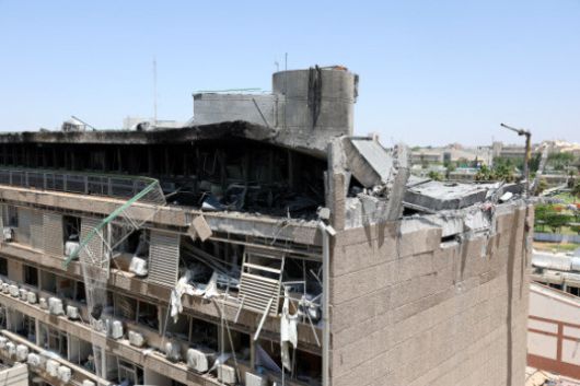 이란의 탄도미사일을 맞아서 폐허가 된 이스라엘 남부 소로카 병원의 20일 모습. EPA 연합뉴스