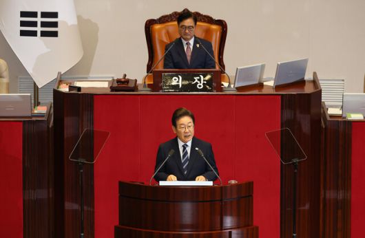 이재명 대통령이 26일 국회 본회의에서 추가경정예산 시정연설을 하고 있다. 대통령실사진기자단