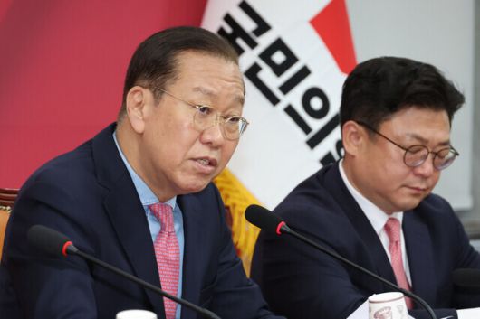 권영세 국민의힘 전 비상대책위원장이 지난 5월10일 서울 여의도 국회에서 사상 초유의 대선 후보 교체에 대한 입장을 밝히고 있다. 연합뉴스