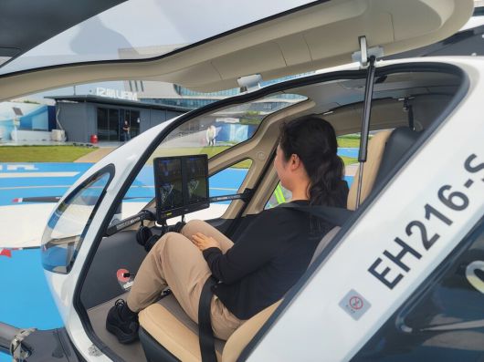 지난 2일 시험비행을 앞둔 이항의 전기 수직 이착륙기(eVTOL) EH216-S. 광저우/이정연 특파원