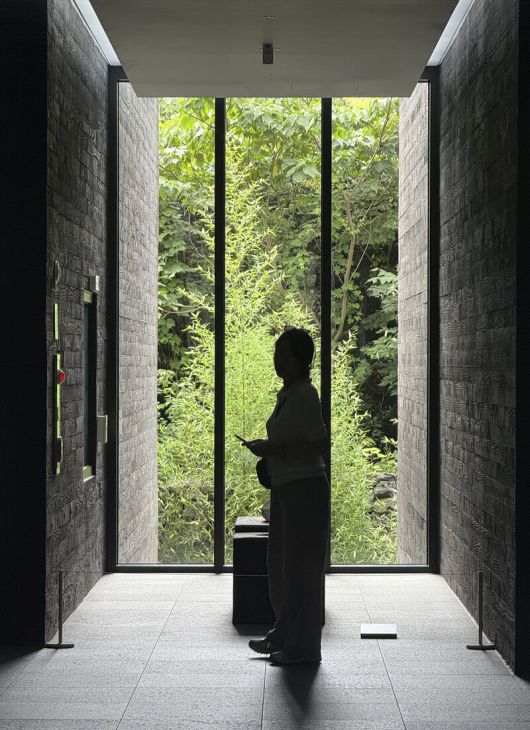 제주도립 김창열미술관 실내 풍경. 박미향 기자